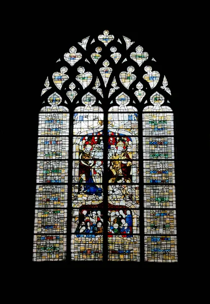 鲁昂的Saint-Maclou教堂彩色玻璃窗户的详细视图 — 图库照片