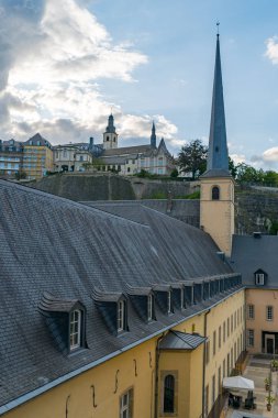 Lüksemburg şehrinin birçok tarihi yapısıyla manzarası