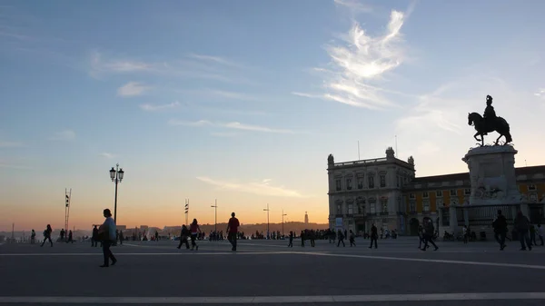 La famosa Plaza Praca de Comercio en el corazón de Lisboa en su —  Fotos de Stock