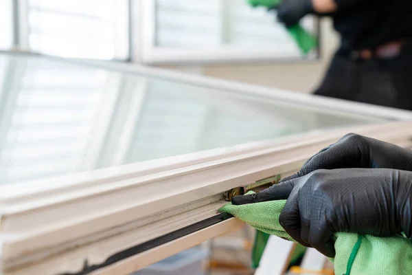 Two Facility Management Cleaners Cleaning Window Window Frame Green Micro — Stock Photo, Image