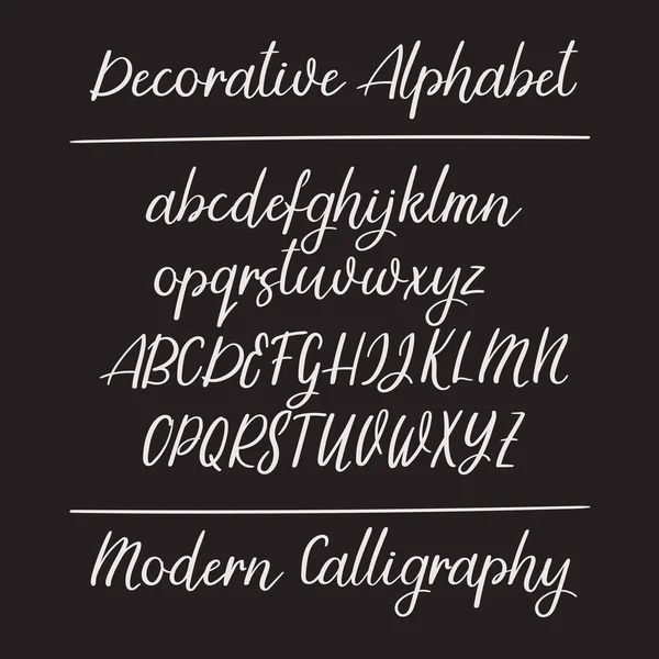 Сучасна каліграфічна абетка. Листи пензля вручну. Верхній, нижній регістр. Векторний шрифт . — стоковий вектор