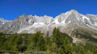 Val Ferret Mt.Blanc massif Gra Zirvesi manzara.