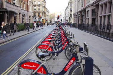 Londra, ekolojik bir taşıma sokakta genel döngüleri.