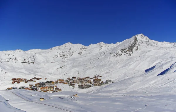 Schneebedeckte Gipfel in den europäischen Alpen — Stockfoto