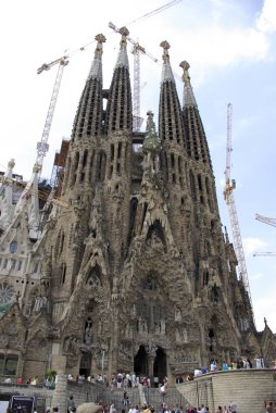 La Sagrada Familia görünümünü yapım aşamasında.