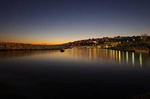 Napoli liman gece görünümü