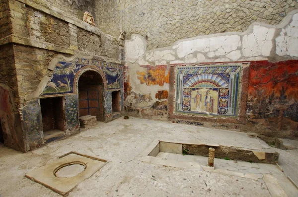 Ercolano, Vesuvius tarafından tahrip kalıntıları görünümünü.