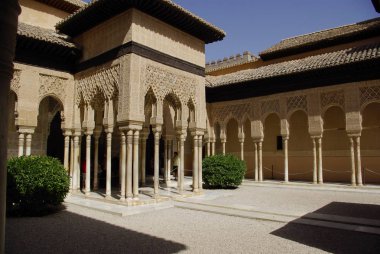 Alhambra Endülüs bahçeleri