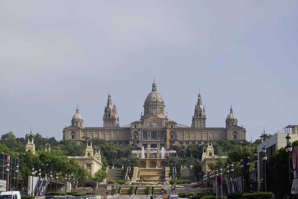 Вид на Национальный художественный музей в Барселоне, Испания . — стоковое фото