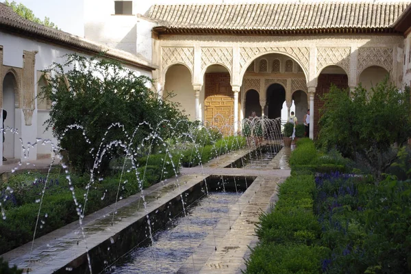 Los jardines andaluces de la Alhambra — Foto de Stock