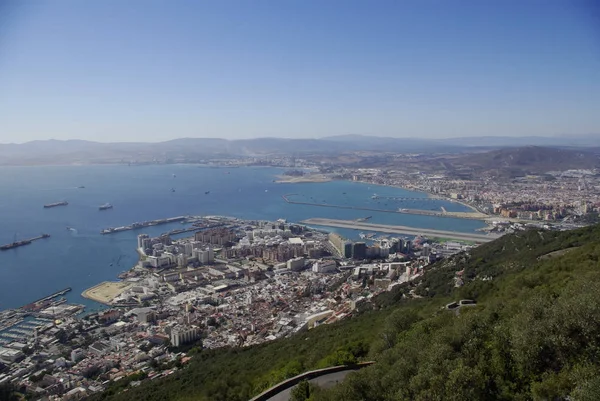 Gibraltar: vista hacia La Linea, en España — Foto de Stock
