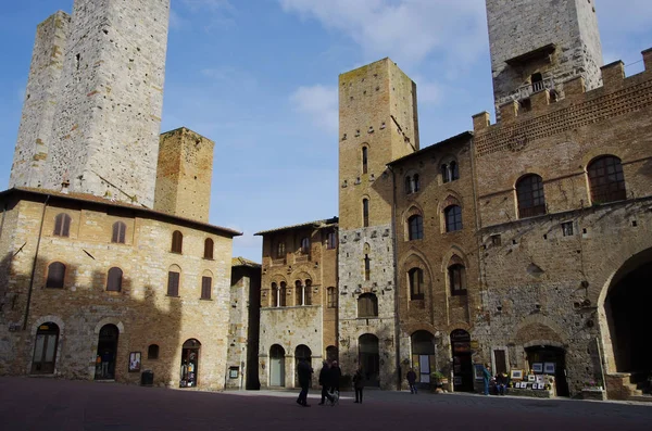 San Gimignano-cca květen, 2015 - pohled na hlavní náměstí — Stock fotografie