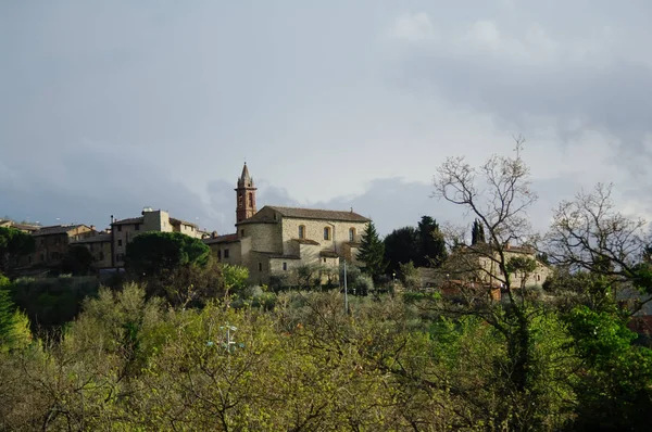 Widok miasta Paciano, średniowiecznej wiosce w regionie Umbria. — Zdjęcie stockowe