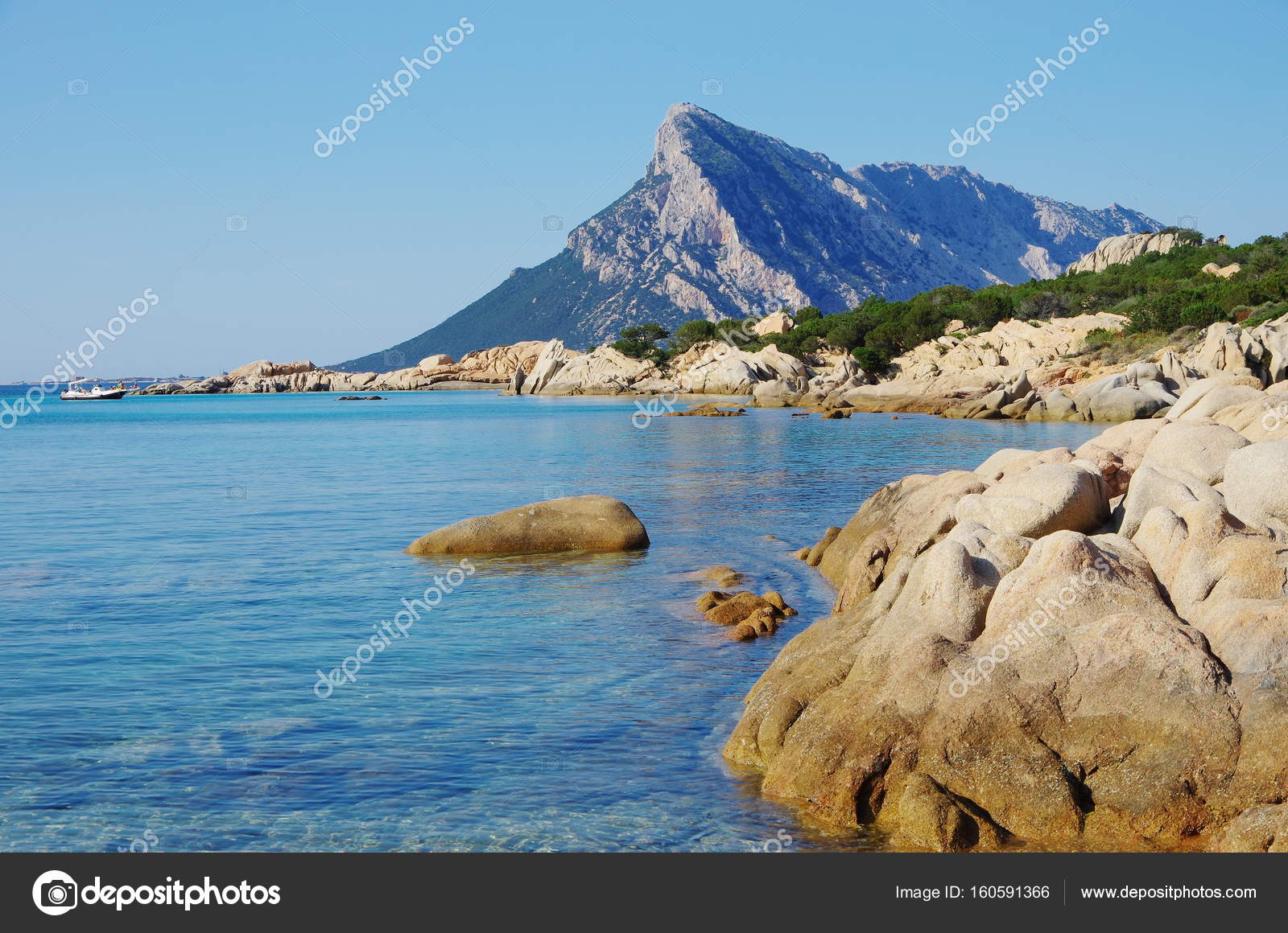 Tavolara - the smallest island kingdom Tavolara - the smallest island kingdom