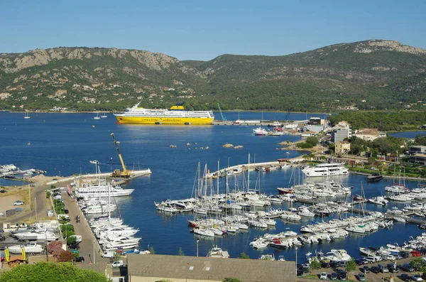 Porto Vecchio harbor Feribot Tekne hazır ile görünümünü.