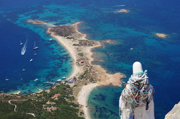 Trekking in Sardinen: auf den Gipfel der Insel Tavolara. lizenzfreie Stockbilder