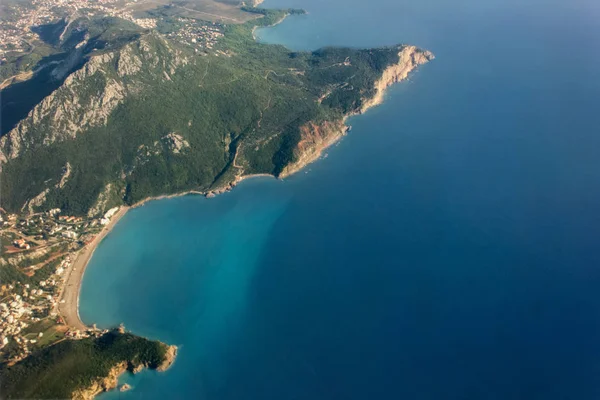 Vue Fenêtre Avion Sur Les Montagnes Bord Mer Mer Adriatique — Photo