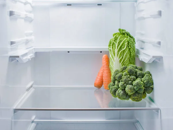 Brócoli Fresco Col Beijing Zanahorias Refrigerador Vacío Espacio Para Copiar — Foto de Stock