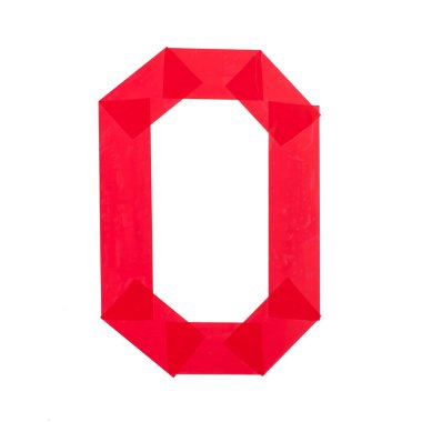 Kırmızı banttan yapılan sıfır numara beyaz arkaplanda izole edilmiş.