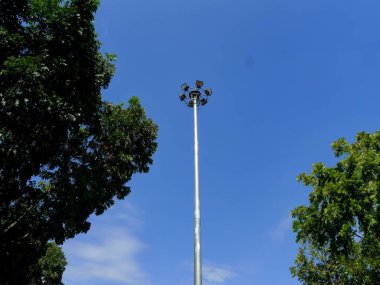 Ayağı sahne ışıkları açık