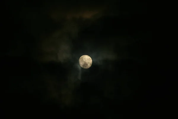 The Moon / Moon cloudy night — Stock Photo, Image