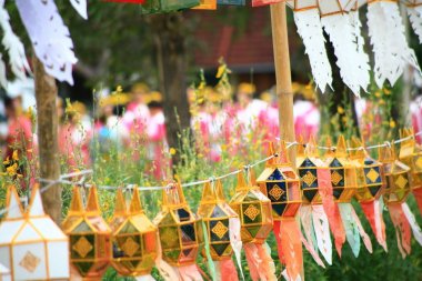 Kağıt fener, fener asılı 