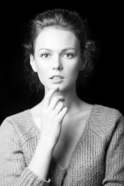 güzel seksi kız siyah beyaz portre