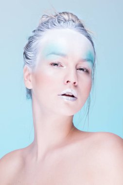 Gümüş Mavi sanatsal makyaj ile yaratıcı görüntü model