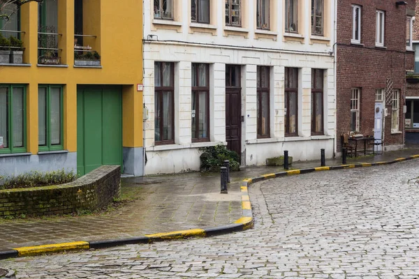 Architettura delle strade della città di Gent, Belgio nei giorni di pioggia — Foto Stock