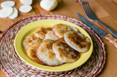 Geleneksel Doğu Avrupa patates pancakes