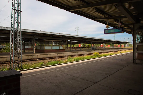 Платформа железнодорожного вокзала в Берлине, Германия Стоковая Картинка
