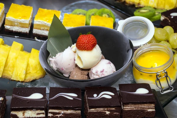 Tatlı meyve ile çeşitliliği