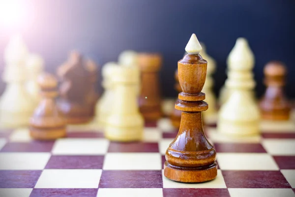 Concept of leadership, success, motivation. Chess pieces on the Board. — Stock Photo, Image