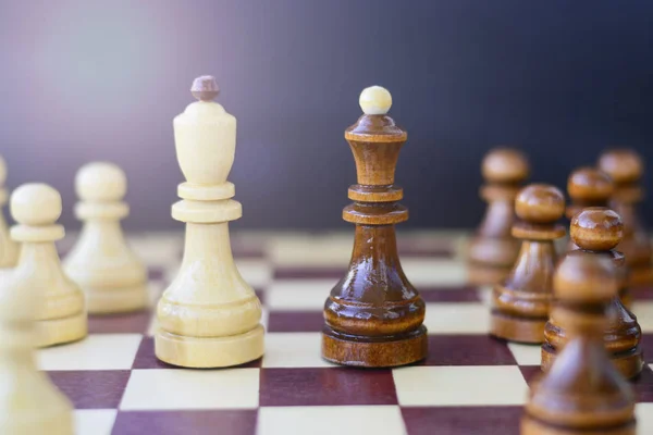 Concept of leadership, success, motivation. Chess pieces on the Board. — Stock Photo, Image