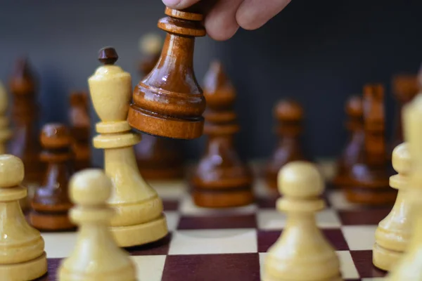 Concept of leadership, success, motivation. Chess pieces on the Board. — Stock Photo, Image