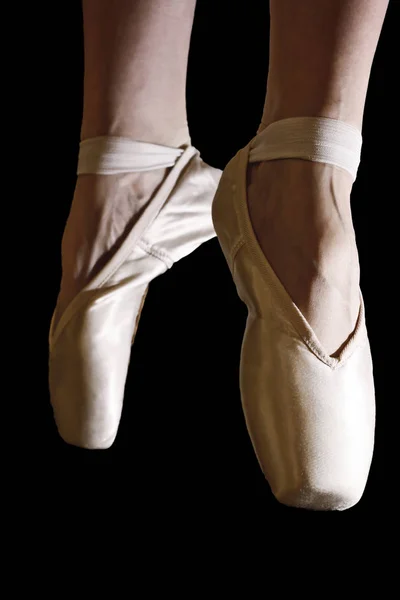 Feet of dancing ballerina — Stock Photo, Image