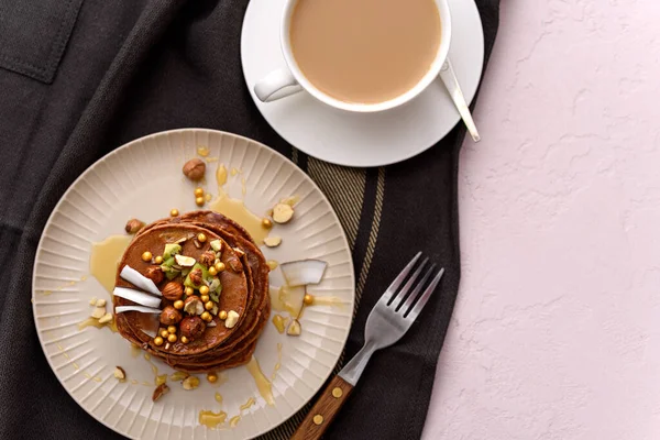 Crêpes Chocolat Avec Noisettes Kiwi Flocons Noix Coco Sirop Érable — Photo