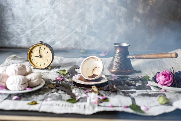 masada, devrilmiş fincan kahve dökülen kahve