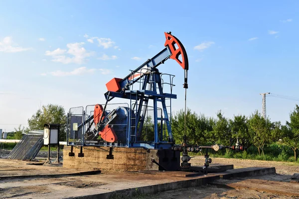 Pumpjack w akcji — Zdjęcie stockowe