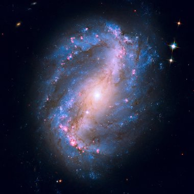 NGC 6217 küçük ayı takımyıldızı yönünde bulunan bir sarmal gökada.