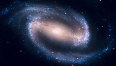 Irmak takımyıldızı yönünde bulunan bir çubuklu sarmal gökada NGC 1300 olduğunu
