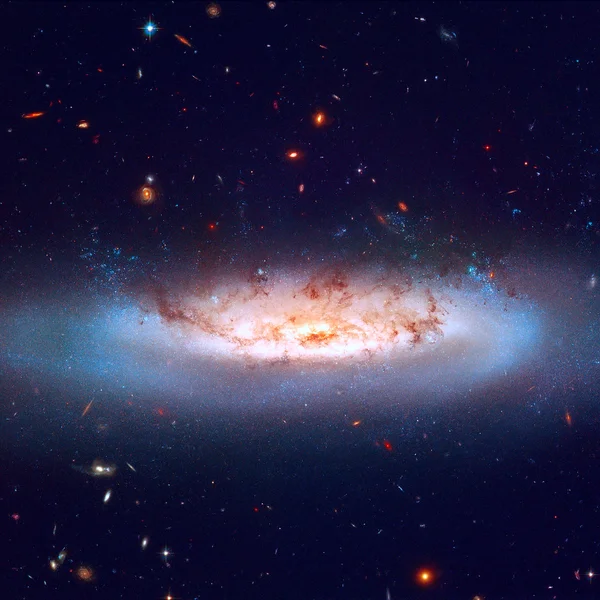 Başak takımyıldızı yönünde bulunan bir çubuklu sarmal gökada NGC 4522 olduğunu. — Stok fotoğraf
