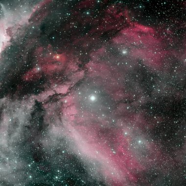 Carina Nebulası büyük parlak bir nebuladır..
