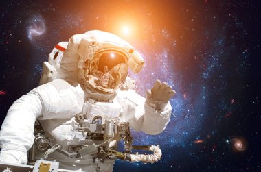 Uzayda Astronot.
