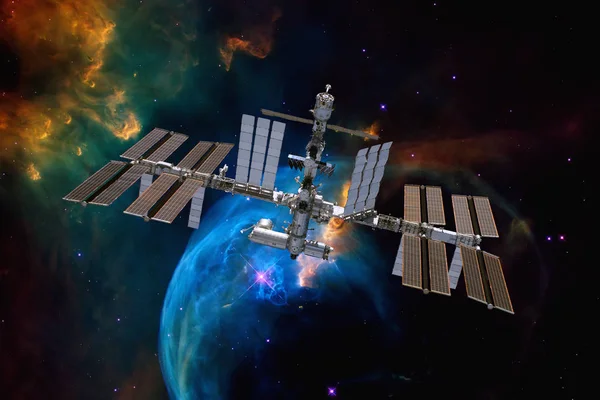 Διεθνή διαστημικό σταθμό πάνω από το Νεφέλωμα. — Φωτογραφία Αρχείου