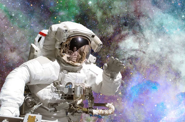 Astronauta de exploración espacial NASA. Elementos de esta imagen proporcionados por la NASA . — Foto de Stock