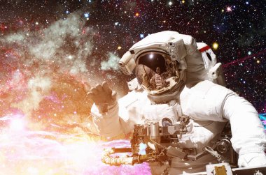 NASA uzay keşif astronotu. Bu görüntünün elementleri NASA tarafından desteklenmektedir.