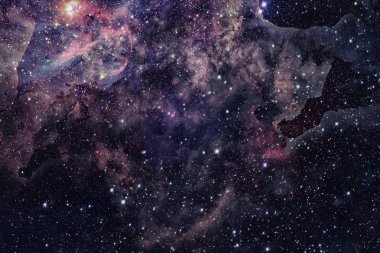 Evren yıldız, nebula ve galaksiyle dolu..