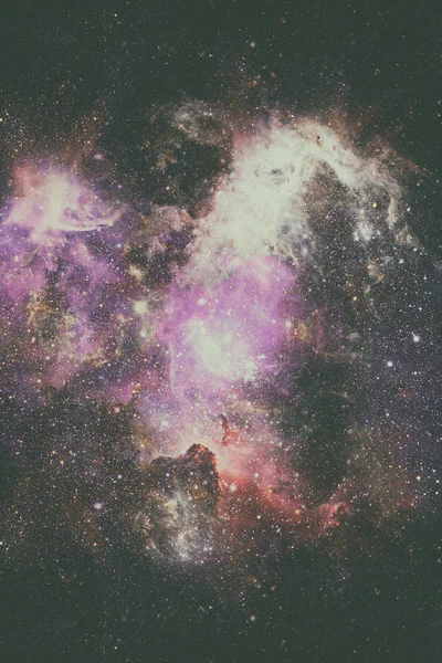 Nébuleuse et étoiles dans l'espace lointain, univers mystérieux. — Photo