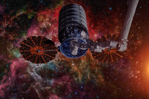 Vesmírná loď Cygnus v otevřeném prostoru. — Stock fotografie